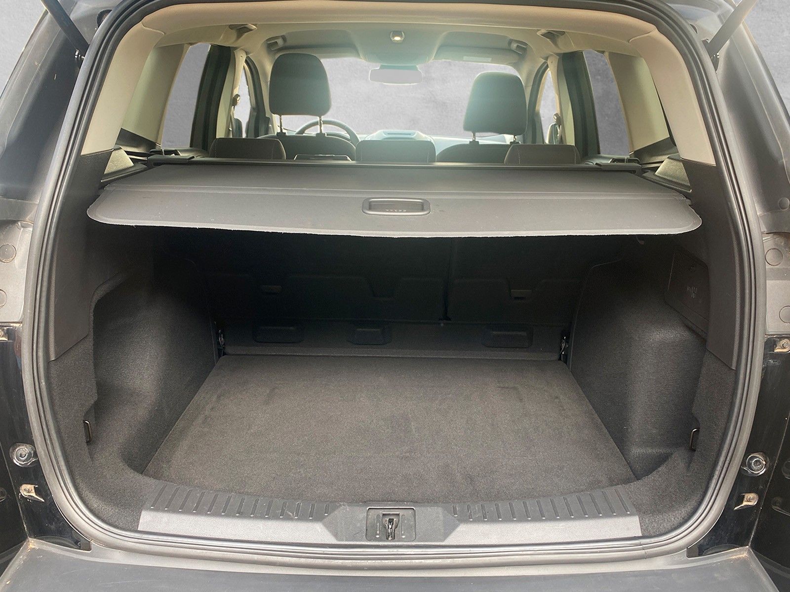 Fahrzeugabbildung Ford Kuga Sync Edition 2x4