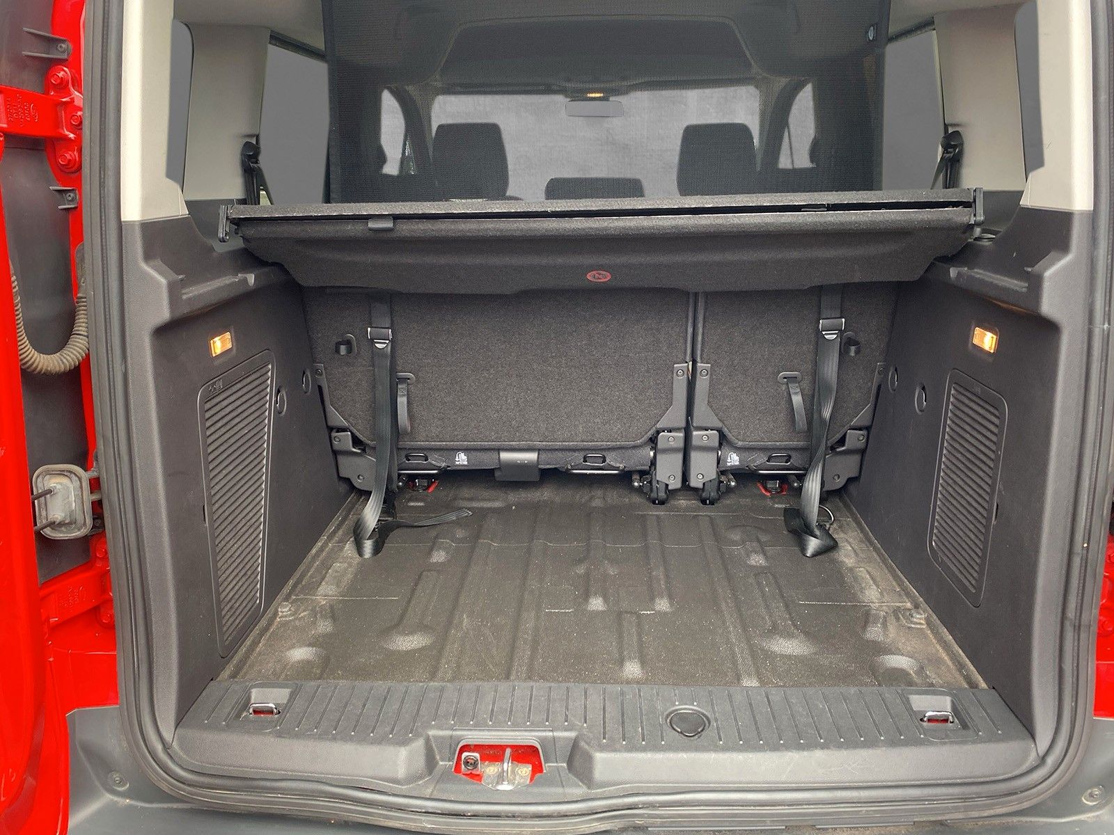 Fahrzeugabbildung Ford Transit Connect Kombi Trend L1